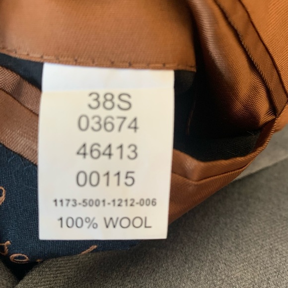 Joseph - 3 piece Jos A Bank suit with vest - grey - Picture 6 of 10